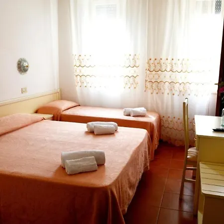 Pensjonat In Guest - New Cirene Triple Comfort With Half Package *