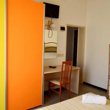 בית הארחה In Guest - New Cirene Triple Comfort With Half Package רימיני